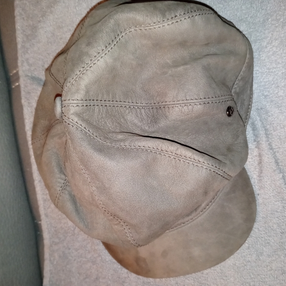LADIES HAT BY HELEN KAMINSKI